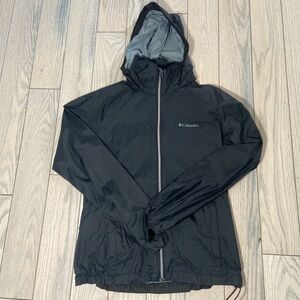 Lightweight Columbia windbreaker jacket